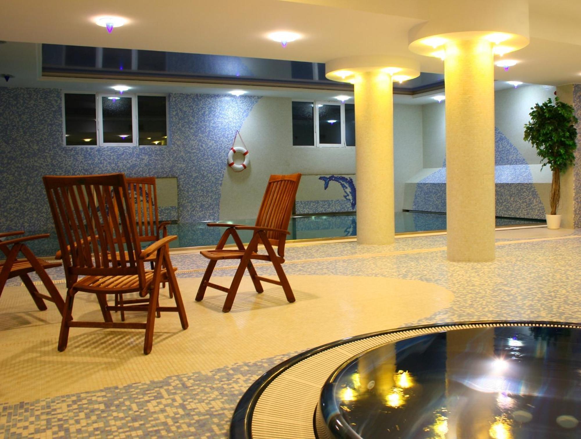 April Hotel Panorama Рихнов над Кнежноу Екстериор снимка