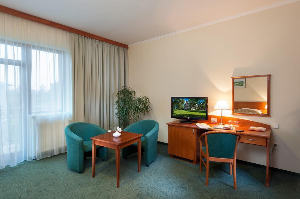 April Hotel Panorama Рихнов над Кнежноу Екстериор снимка