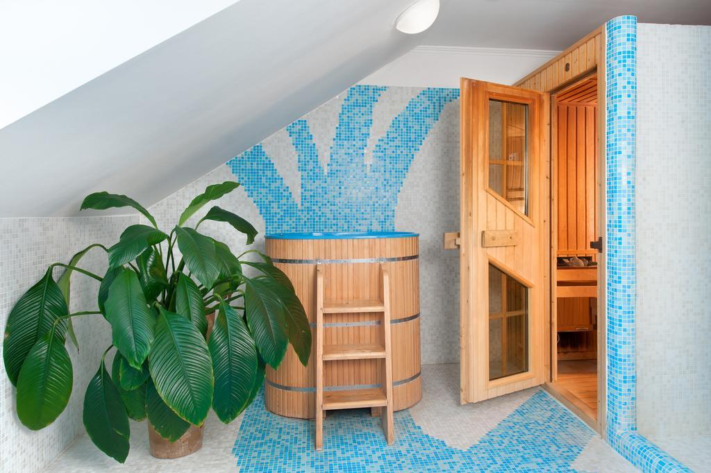 April Hotel Panorama Рихнов над Кнежноу Екстериор снимка