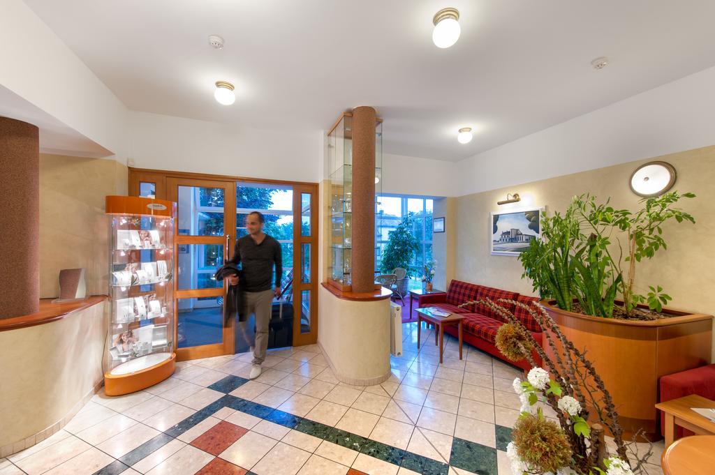 April Hotel Panorama Рихнов над Кнежноу Екстериор снимка