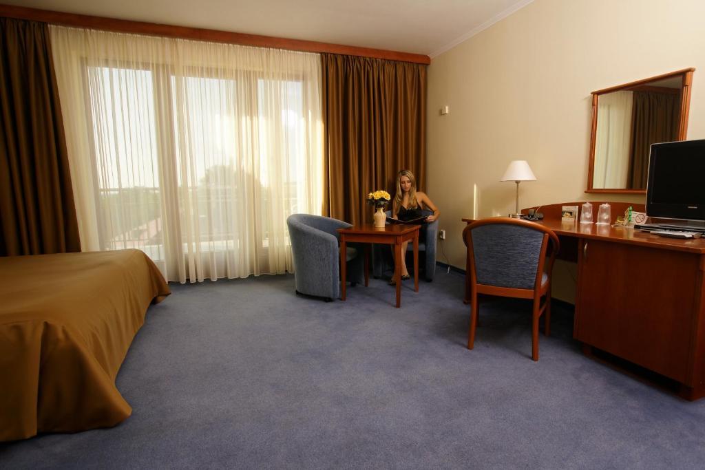 April Hotel Panorama Рихнов над Кнежноу Стая снимка
